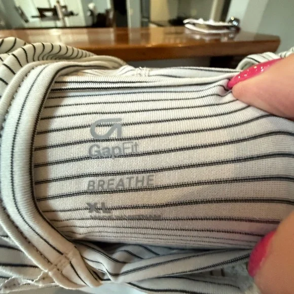 Like new! GAP Gray and White Relaxed Long Sleeve Hoodie - Picture 4 of 4